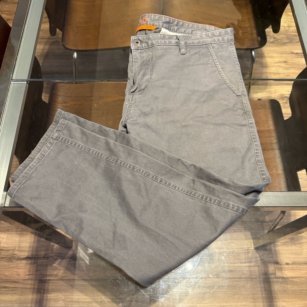 Dockers Men's Gray Chinos